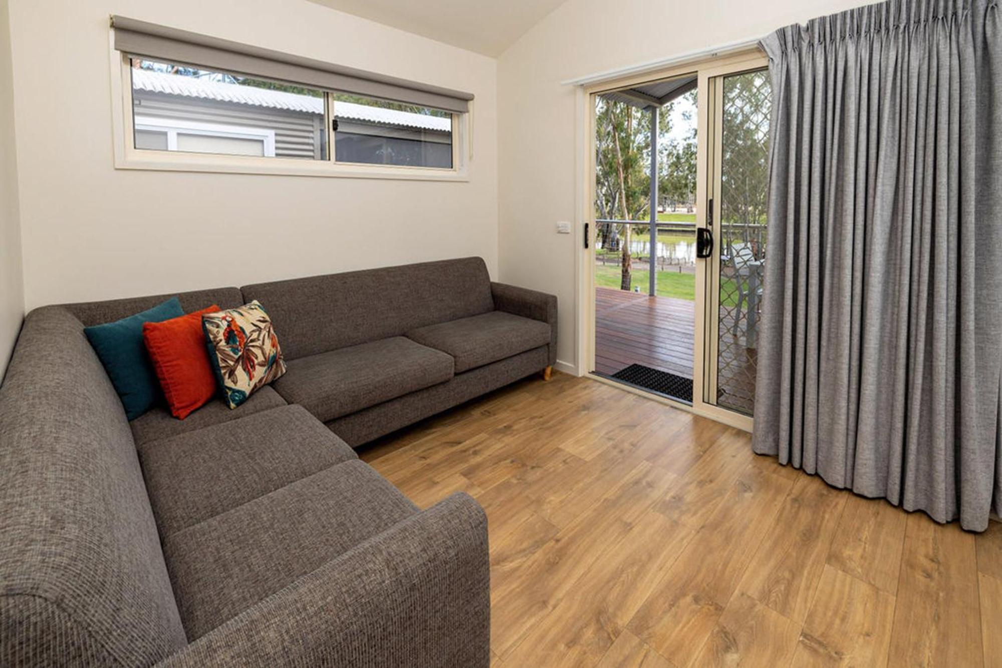 Big4 Deniliquin Holiday Park Phòng bức ảnh