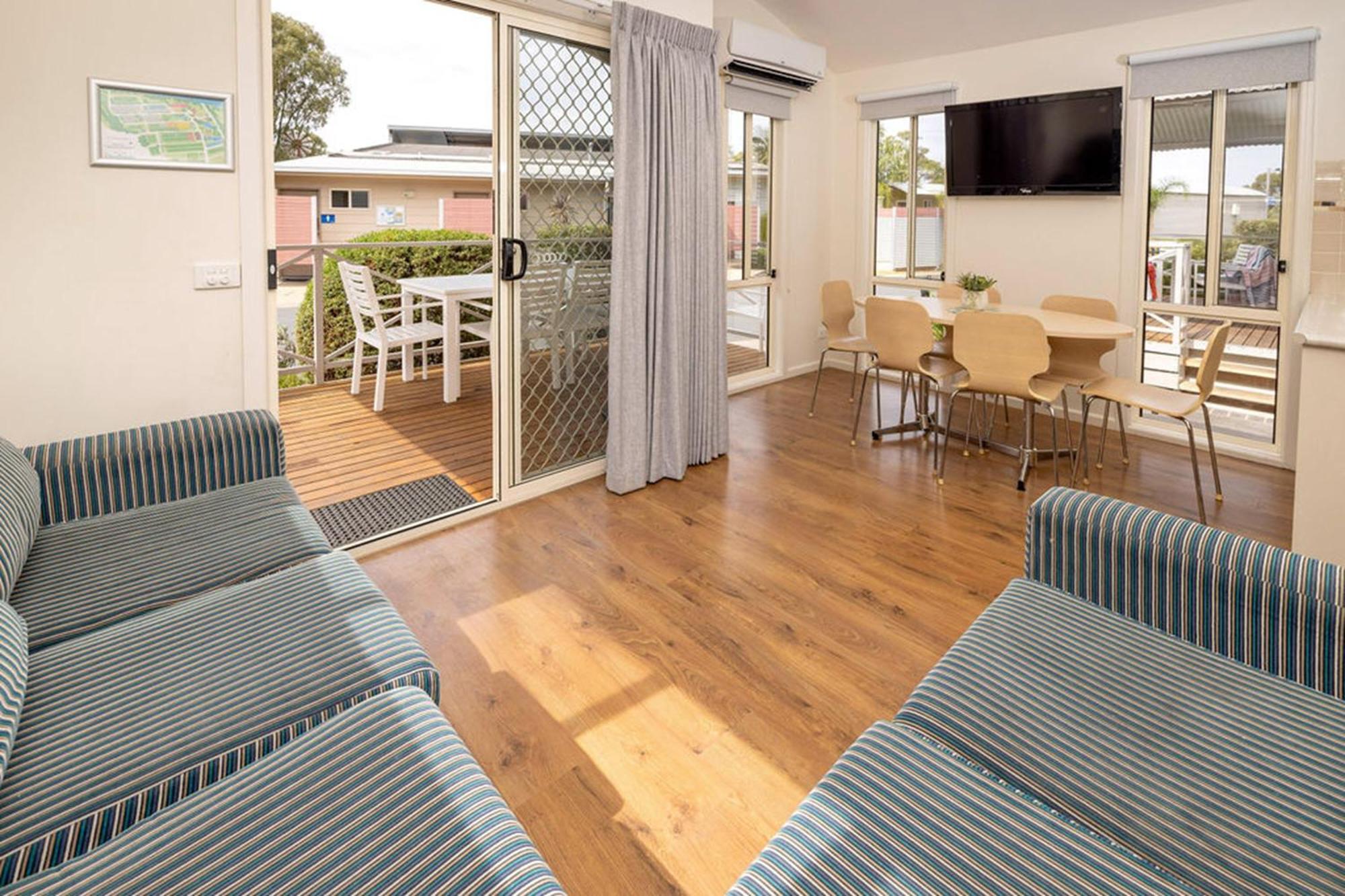 Big4 Deniliquin Holiday Park Phòng bức ảnh